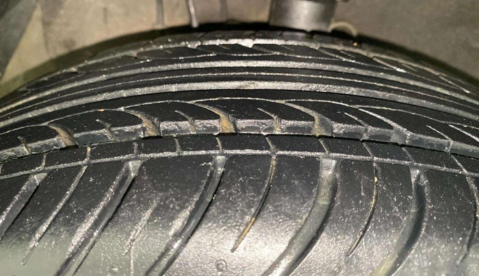 2014 Hyundai i20 SPORTZ 1.2, Petrol, Manual, 64,054 km, Left Front Tyre Tread