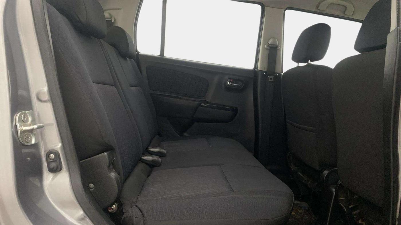 2014 Maruti Wagon R Stingray VXI, Petrol, Manual, 85,531 km, Right Side Rear Door Cabin