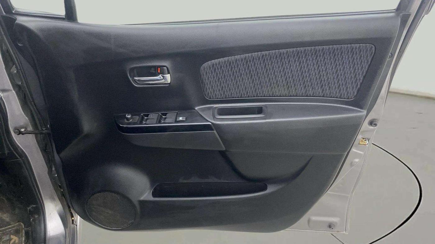 2014 Maruti Wagon R Stingray VXI, Petrol, Manual, 85,531 km, Driver Side Door Panels Control