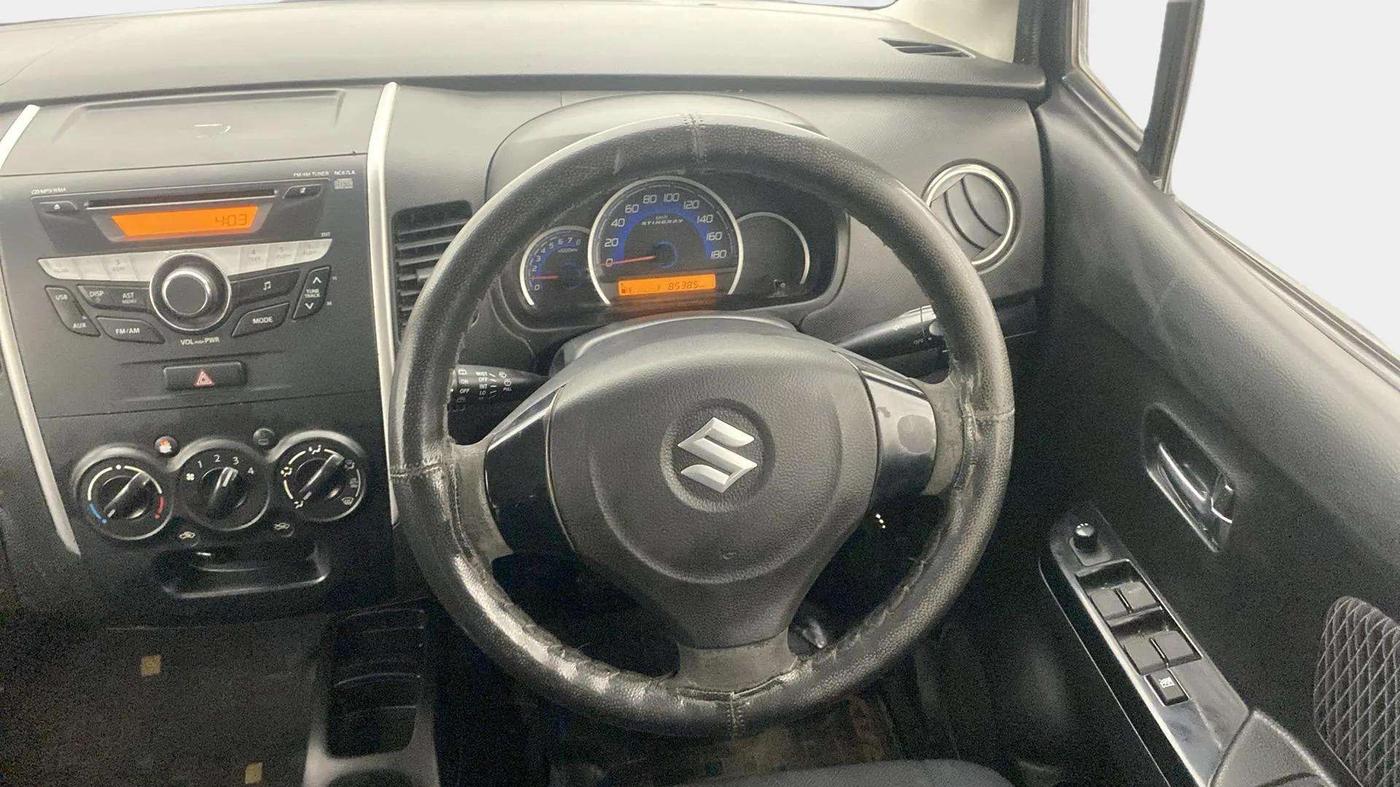 2014 Maruti Wagon R Stingray VXI, Petrol, Manual, 85,531 km, Steering Wheel Close Up