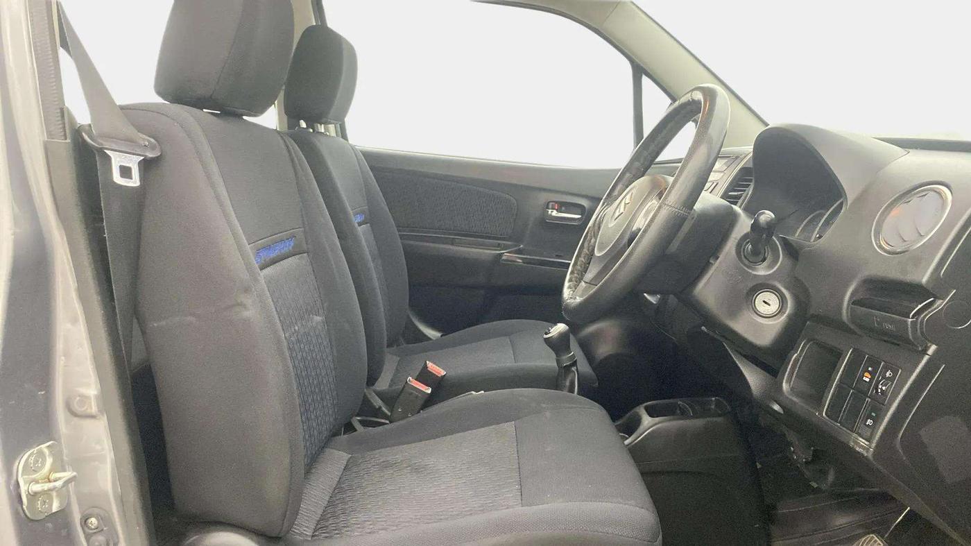 2014 Maruti Wagon R Stingray VXI, Petrol, Manual, 85,531 km, Right Side Front Door Cabin
