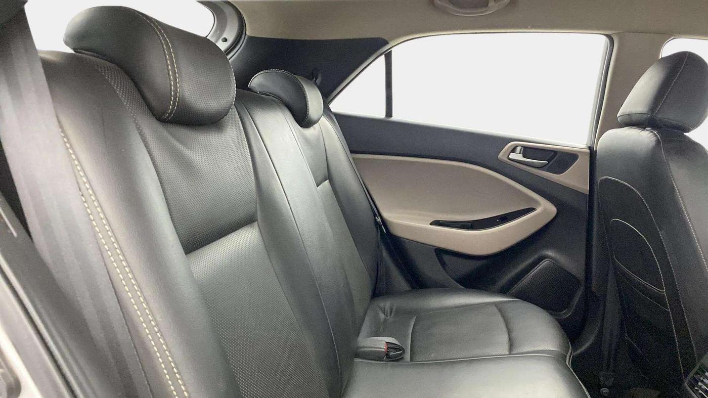 2016 Hyundai Elite i20 ASTA 1.2, Petrol, Manual, 63,520 km, Right Side Rear Door Cabin