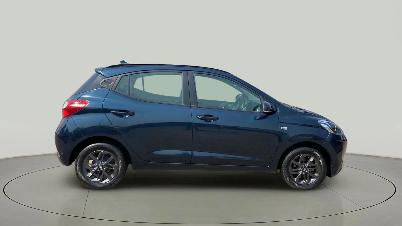 2022 Hyundai GRAND I10 NIOS SPORTZ AMT 1.2 KAPPA VTVT, Petrol, Automatic, 31,988 km, Right Side View