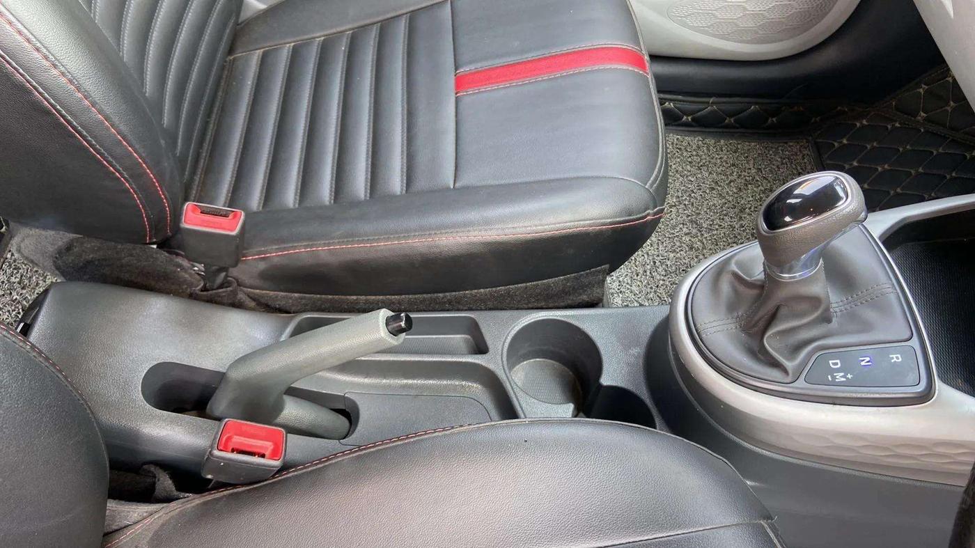 2022 Hyundai GRAND I10 NIOS SPORTZ AMT 1.2 KAPPA VTVT, Petrol, Automatic, 31,988 km, Gear Lever