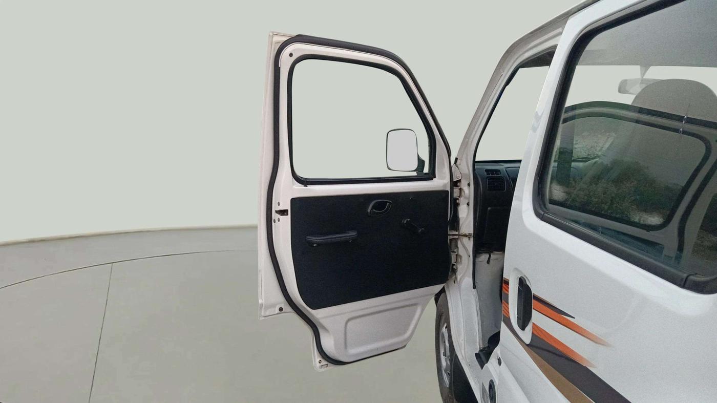 2022 Maruti Eeco 5 STR AC CNG (O), CNG, Manual, 59,572 km, LHS Front Door