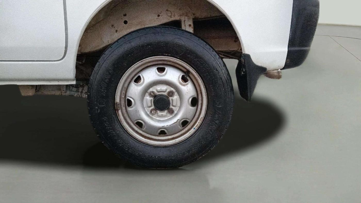 2022 Maruti Eeco 5 STR AC CNG (O), CNG, Manual, 59,572 km, Left Rear Wheel