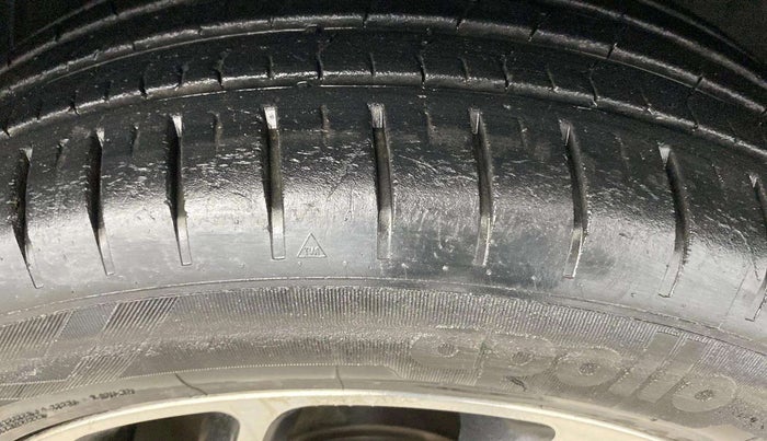2019 Maruti Baleno ALPHA CVT PETROL 1.2, Petrol, Automatic, 34,599 km, Right Front Tyre Tread