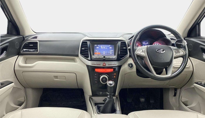 2021 Mahindra XUV300 W8 (O) 1.2 PETROL, Petrol, Manual, 38,186 km, Dashboard