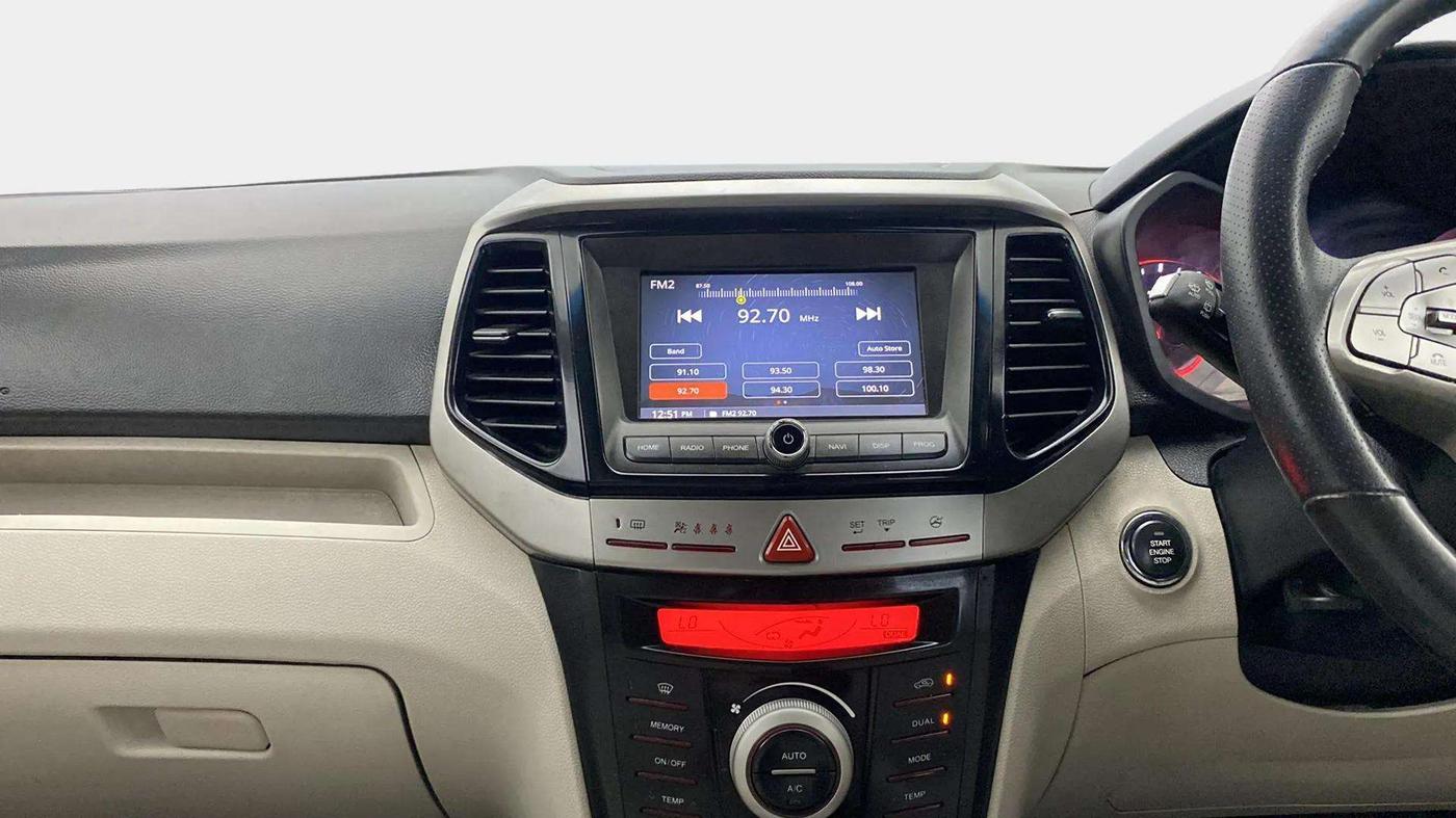 2021 Mahindra XUV300 W8 (O) 1.2 PETROL, Petrol, Manual, 38,186 km, Air Conditioner