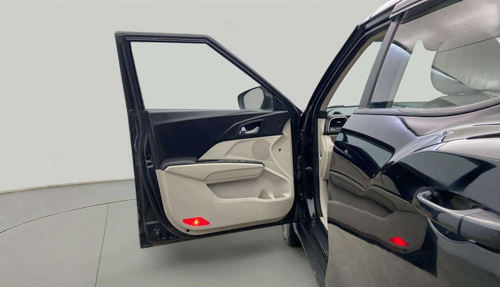 2021 Mahindra XUV300 W8 (O) 1.2 PETROL, Petrol, Manual, 38,186 km, LHS Front Door