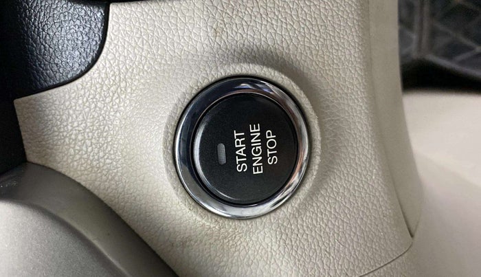 2021 Mahindra XUV300 W8 (O) 1.2 PETROL, Petrol, Manual, 38,186 km, Keyless Start/ Stop Button