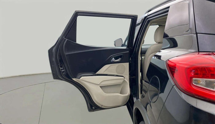 2021 Mahindra XUV300 W8 (O) 1.2 PETROL, Petrol, Manual, 38,186 km, LHS Rear Door