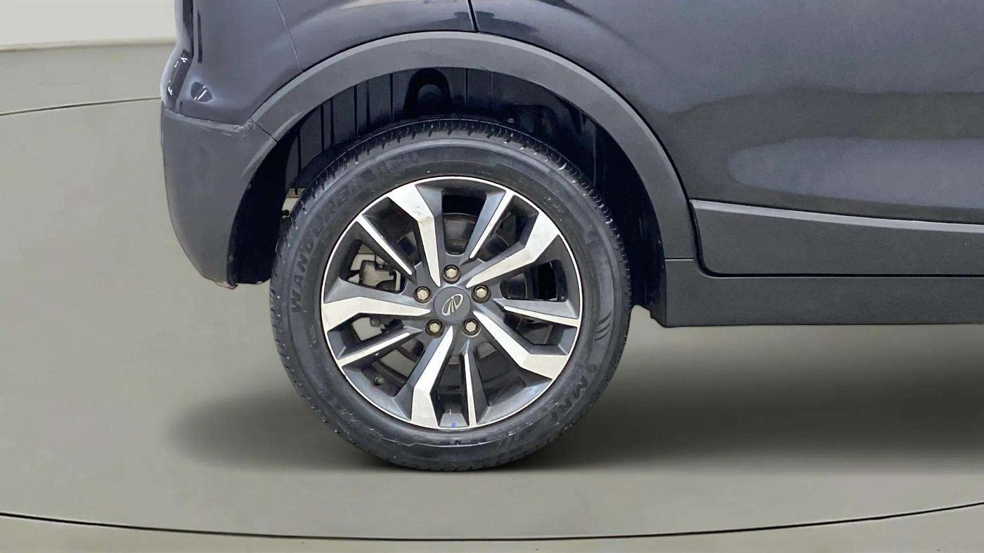 2021 Mahindra XUV300 W8 (O) 1.2 PETROL, Petrol, Manual, 38,186 km, Right Rear Wheel