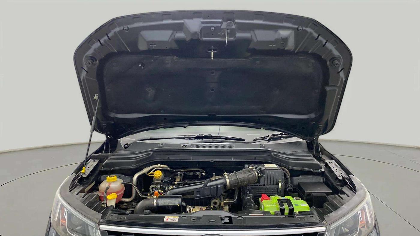 2021 Mahindra XUV300 W8 (O) 1.2 PETROL, Petrol, Manual, 38,186 km, Open Bonet