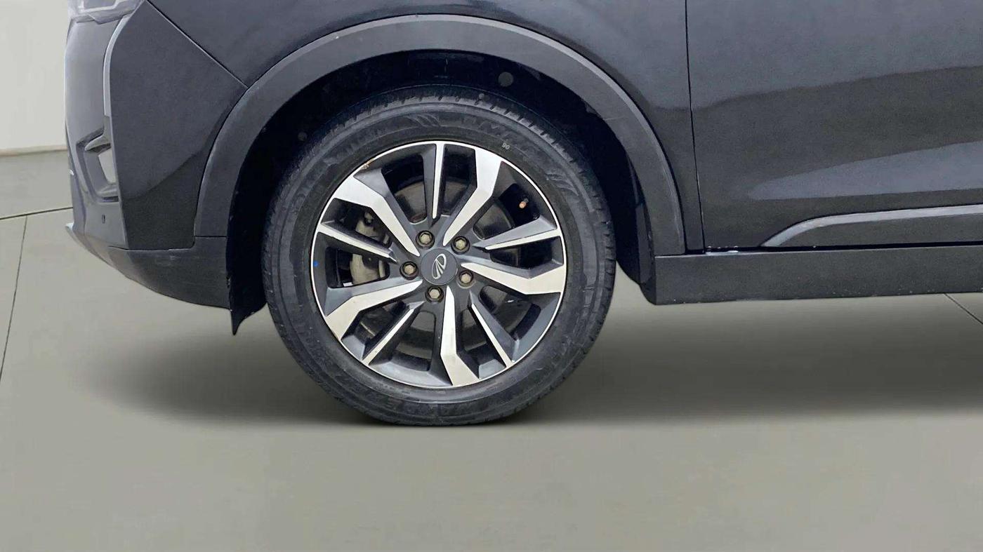 2021 Mahindra XUV300 W8 (O) 1.2 PETROL, Petrol, Manual, 38,186 km, Left Front Wheel