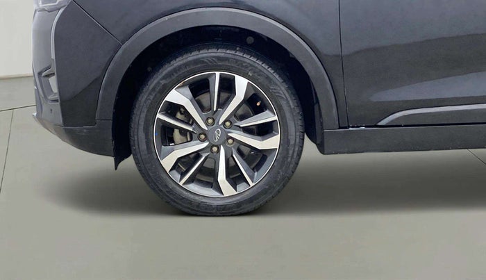 2021 Mahindra XUV300 W8 (O) 1.2 PETROL, Petrol, Manual, 38,186 km, Left Front Wheel
