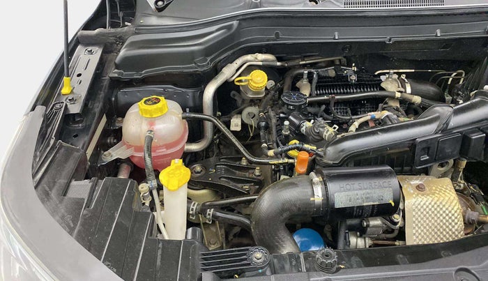 2021 Mahindra XUV300 W8 (O) 1.2 PETROL, Petrol, Manual, 38,186 km, Engine View - Right