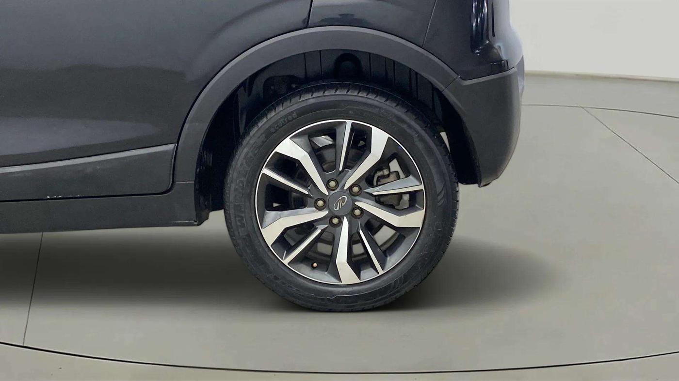 2021 Mahindra XUV300 W8 (O) 1.2 PETROL, Petrol, Manual, 38,186 km, Left Rear Wheel