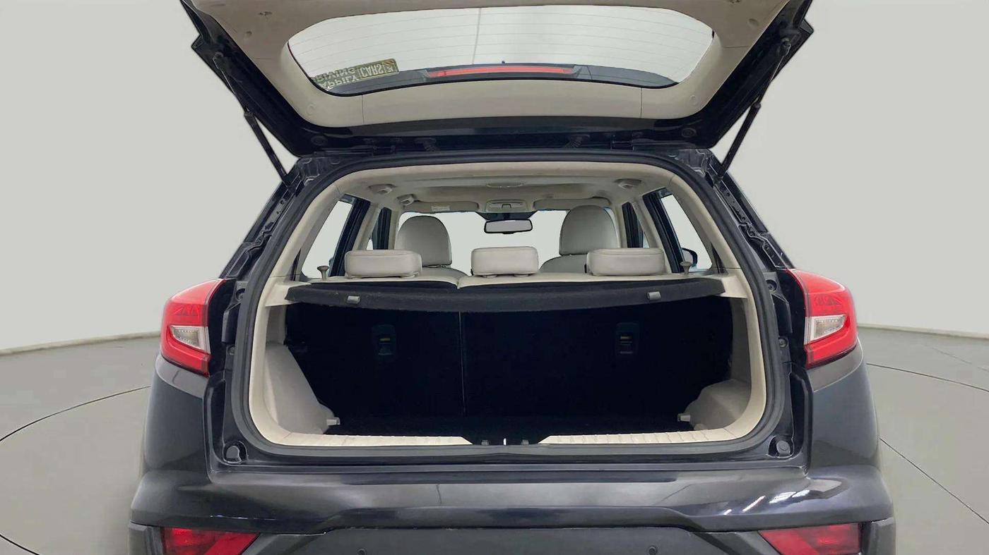 2021 Mahindra XUV300 W8 (O) 1.2 PETROL, Petrol, Manual, 38,186 km, Boot Open Zoomed View