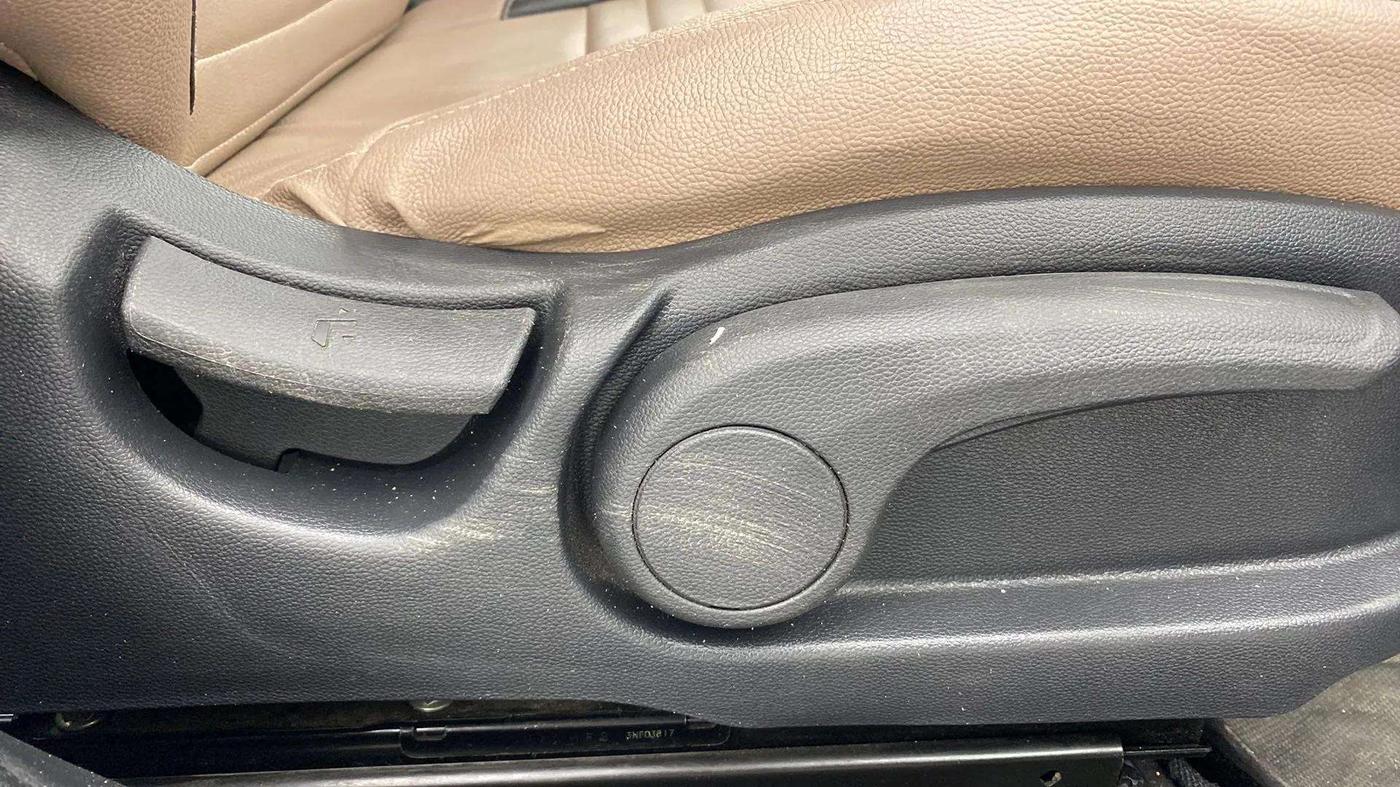 2018 Hyundai Elite i20 ASTA 1.2  CVT, Petrol, Automatic, 41,572 km, Driver Side Adjustment Panel