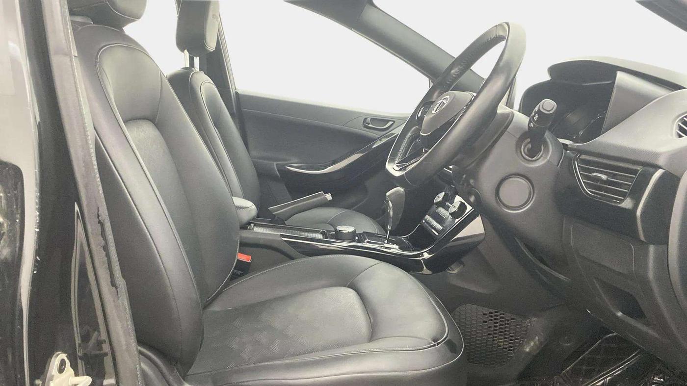 2021 Tata NEXON XZA PLUS (O) PETROL DARK EDITION, Petrol, Automatic, 26,591 km, Right Side Front Door Cabin