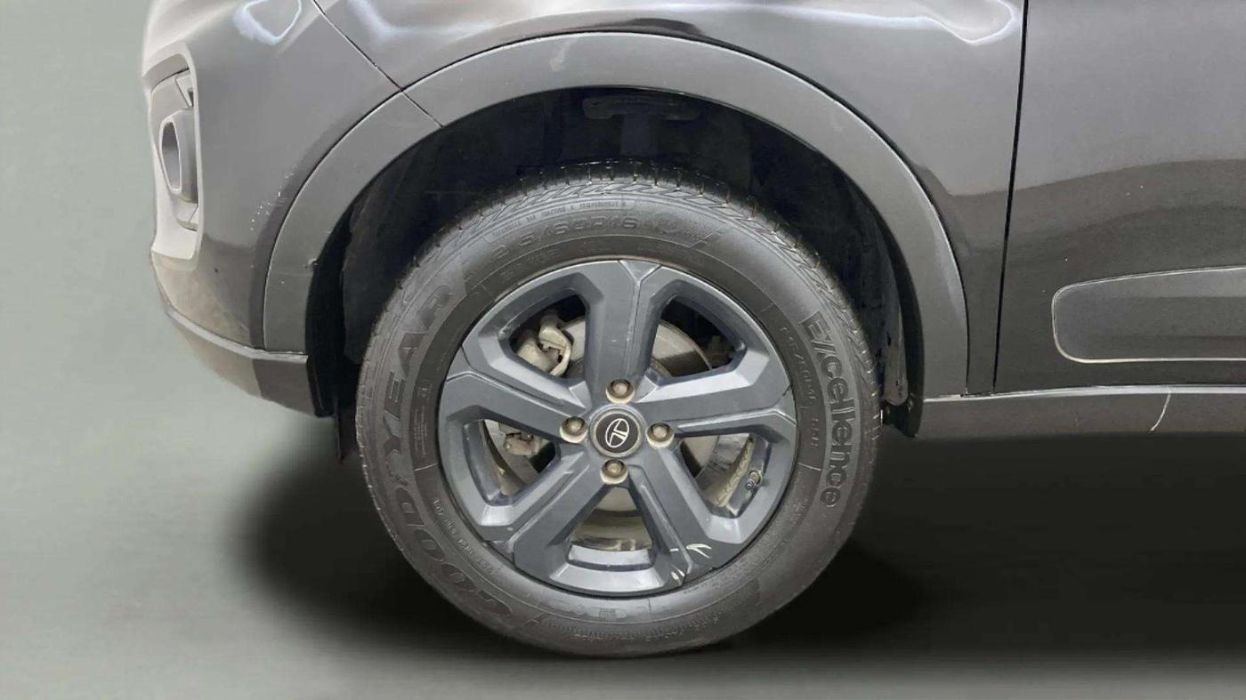 2021 Tata NEXON XZA PLUS (O) PETROL DARK EDITION, Petrol, Automatic, 26,591 km, Left Front Wheel