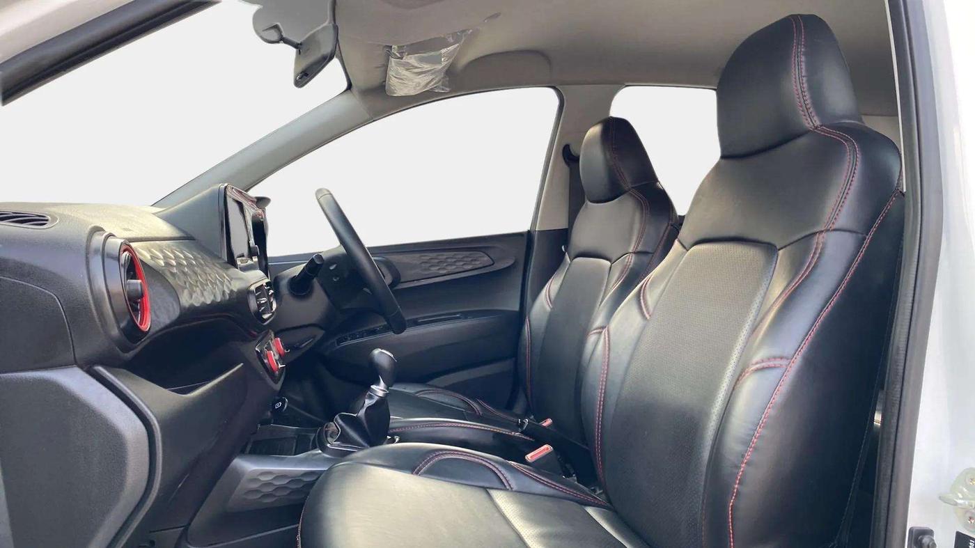 2022 Hyundai GRAND I10 NIOS SPORTZ 1.2 KAPPA VTVT DUAL TONE, Petrol, Manual, 14,820 km, Right Side Front Door Cabin