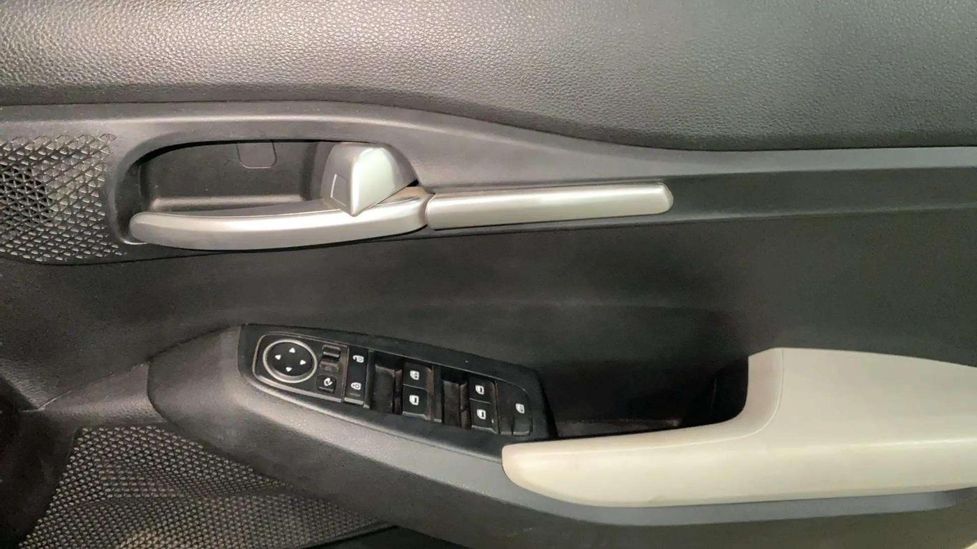2021 KIA SELTOS HTK PLUS 1.5 IMT, Petrol, Manual, 51,986 km, Driver Side Door Panels Control