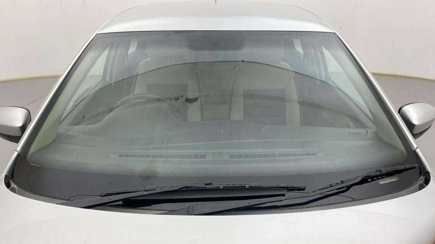 2013 Volkswagen Polo HIGHLINE1.2L, Petrol, Manual, 39,127 km, Front Windshield