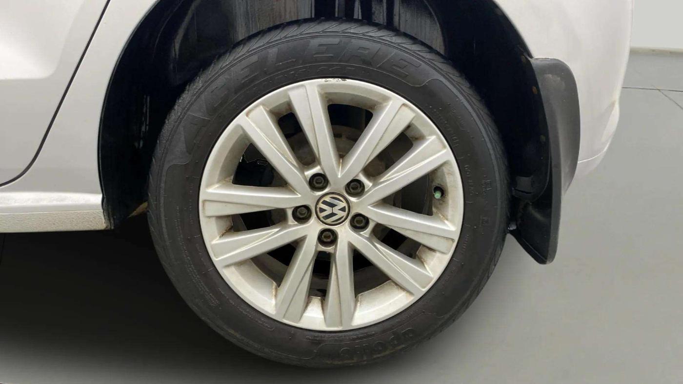 2013 Volkswagen Polo HIGHLINE1.2L, Petrol, Manual, 39,127 km, Left Rear Wheel
