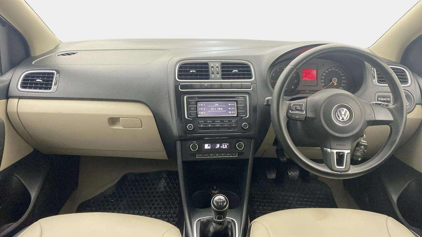 2013 Volkswagen Polo HIGHLINE1.2L, Petrol, Manual, 39,127 km, Dashboard