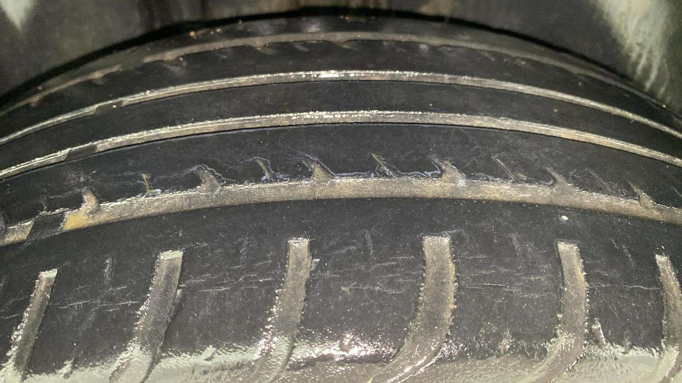 2013 Volkswagen Polo HIGHLINE1.2L, Petrol, Manual, 39,127 km, Right Rear Tyre Tread