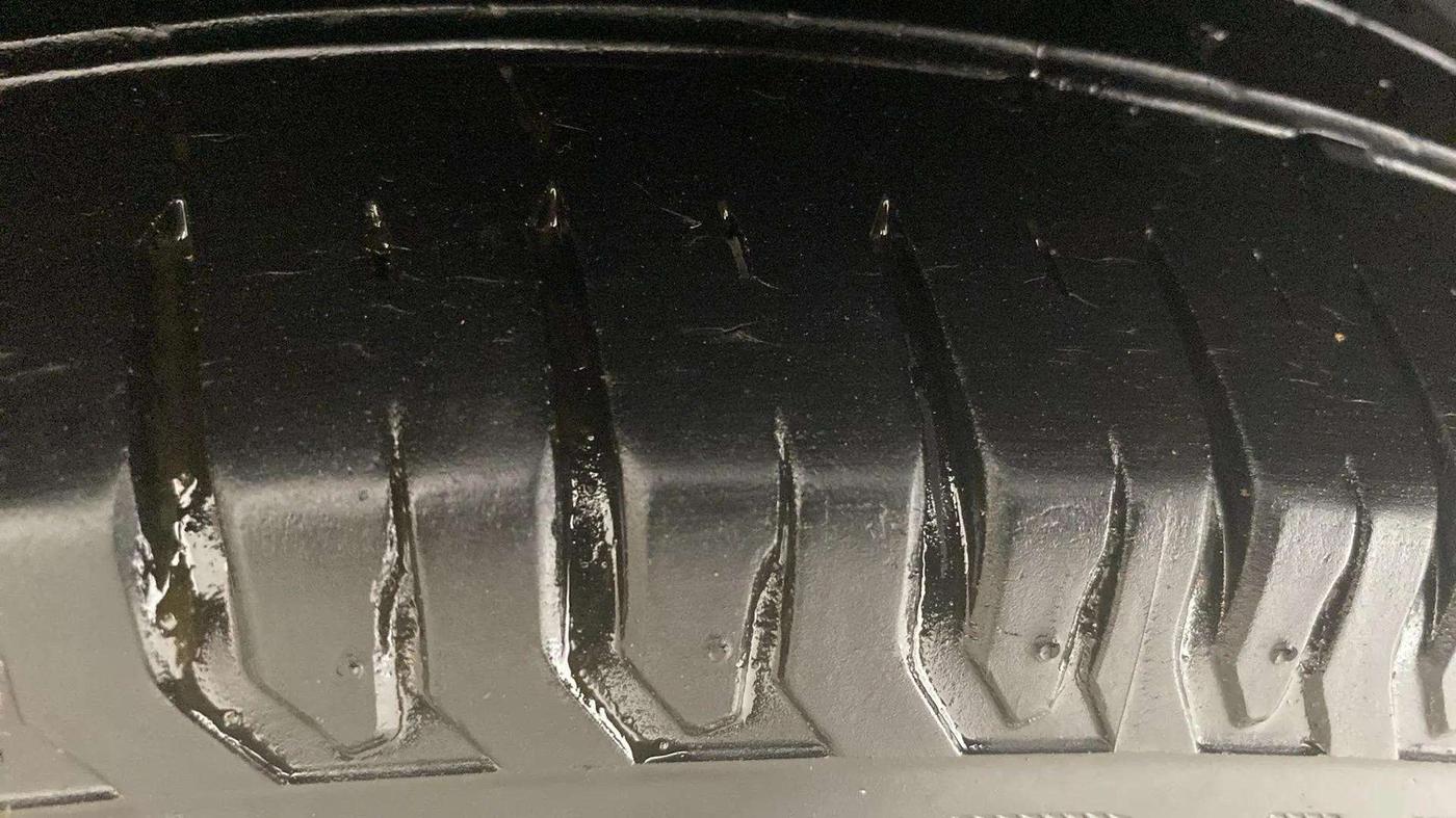 2021 Maruti Ertiga VXI AT SHVS, Petrol, Automatic, 47,165 km, Right Front Tyre Tread