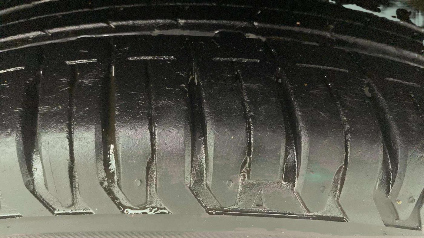 2021 Maruti Ertiga VXI AT SHVS, Petrol, Automatic, 47,165 km, Left Rear Tyre Tread