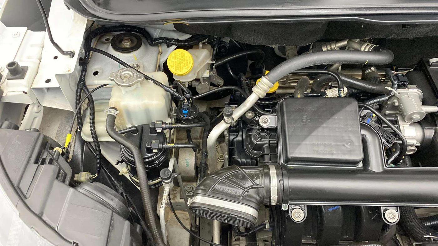 2022 Renault TRIBER RXZ, Petrol, Manual, 17,857 km, Engine View - Right