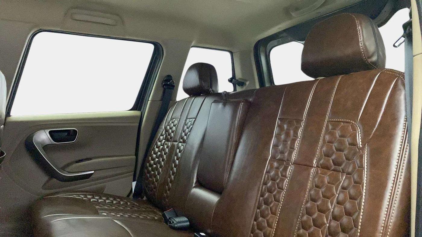 2024 Mahindra BOLERO NEO N 10 (O), Diesel, Manual, 5,826 km, Right Side Rear Door Cabin