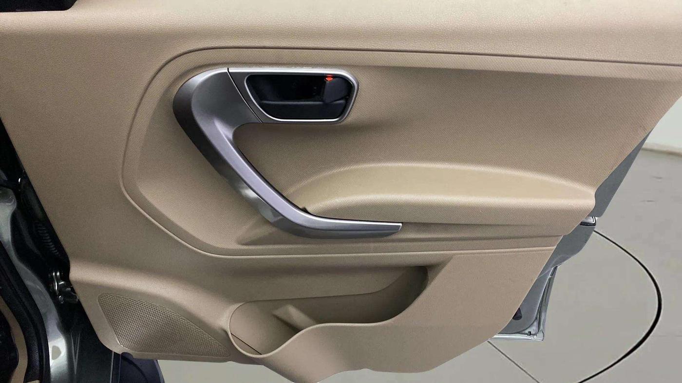 2024 Mahindra BOLERO NEO N 10 (O), Diesel, Manual, 5,826 km, Driver Side Door Panels Control