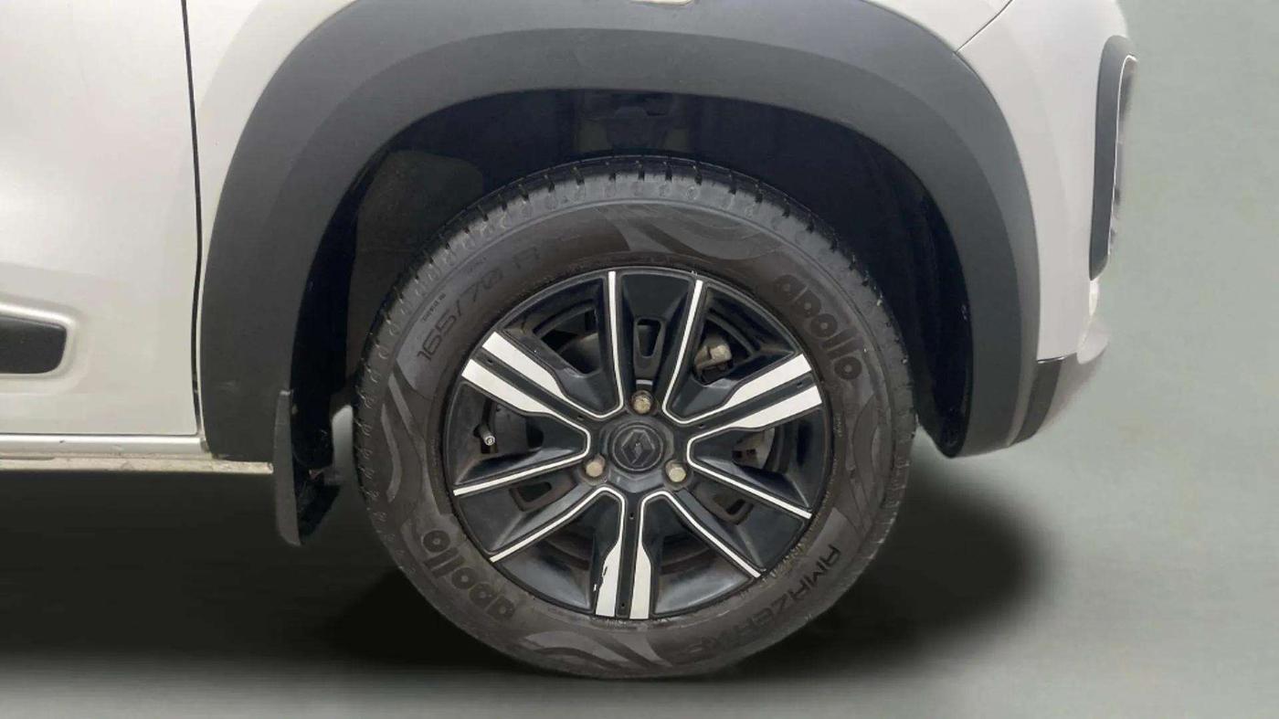 2022 Renault Kwid CLIMBER 1.0 AMT, Petrol, Automatic, 28,457 km, Right Front Wheel