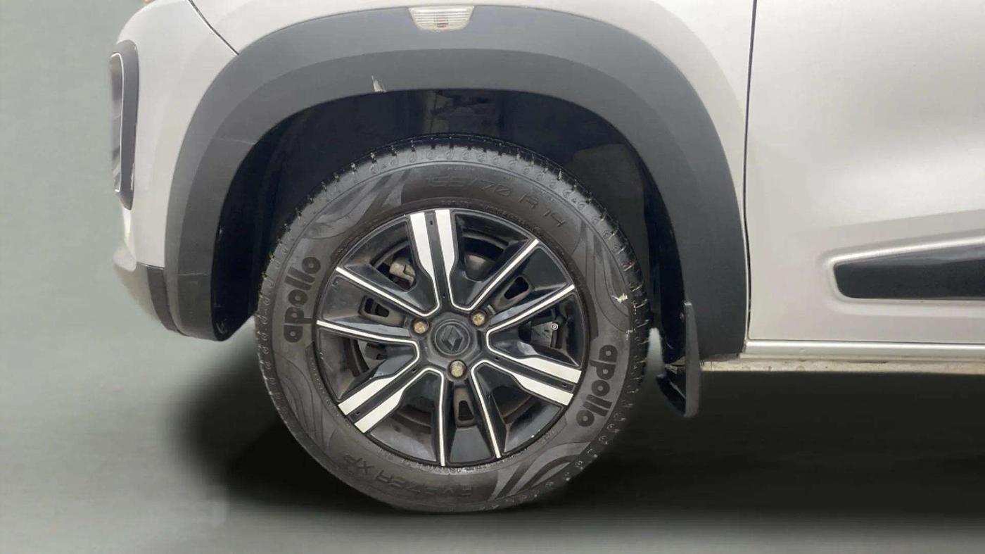 2022 Renault Kwid CLIMBER 1.0 AMT, Petrol, Automatic, 28,457 km, Left Front Wheel