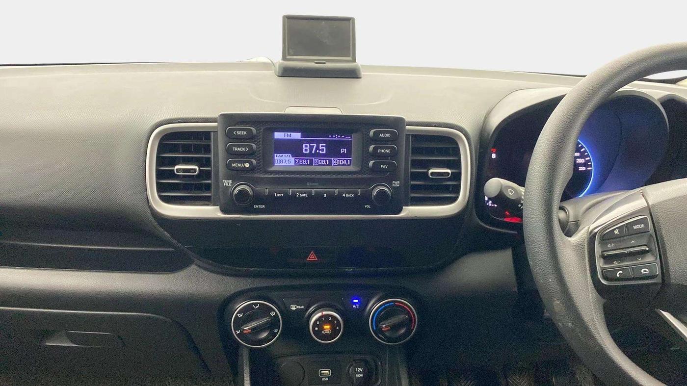 2021 Hyundai VENUE S 1.2, Petrol, Manual, 36,861 km, Air Conditioner