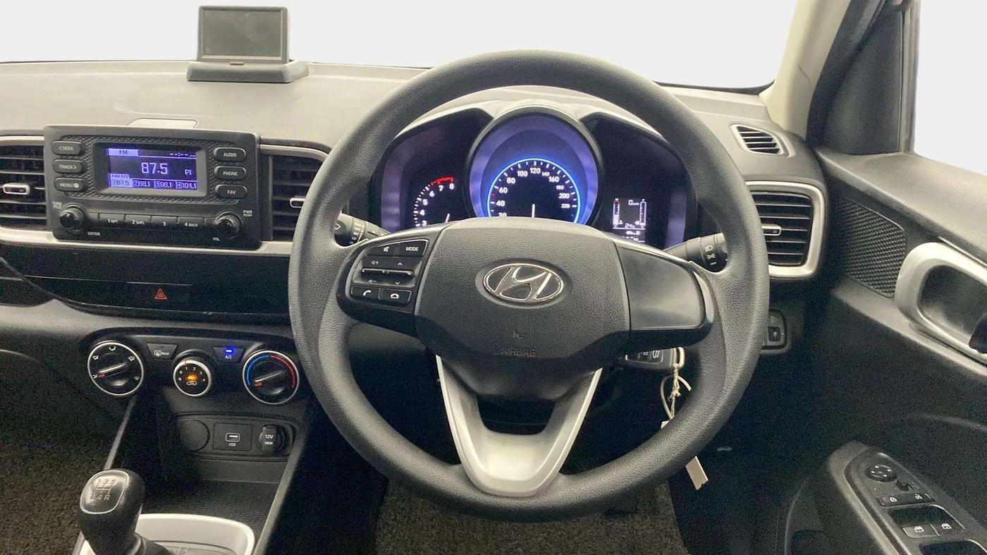 2021 Hyundai VENUE S 1.2, Petrol, Manual, 36,861 km, Steering Wheel Close Up