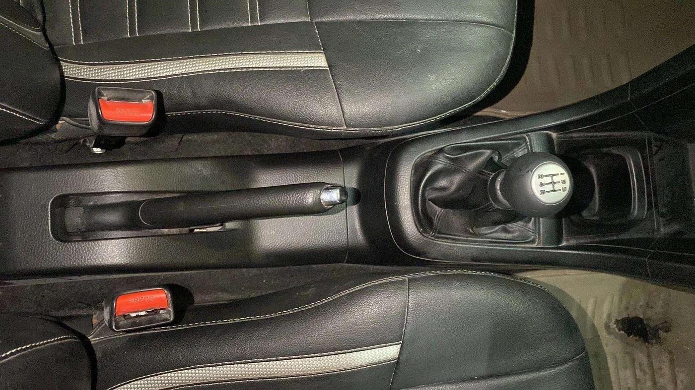2015 Maruti Swift ZDI, Diesel, Manual, 61,495 km, Gear Lever