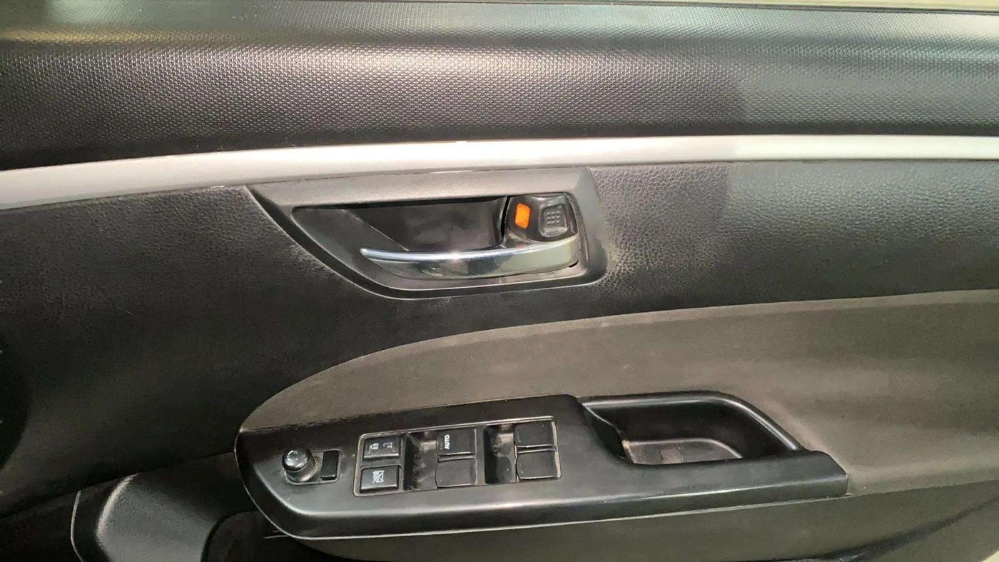 2015 Maruti Swift ZDI, Diesel, Manual, 61,495 km, Driver Side Door Panels Control