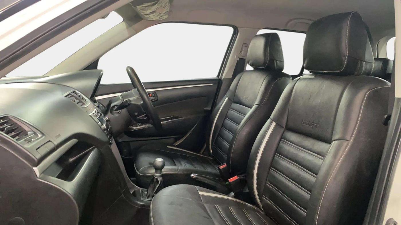 2015 Maruti Swift ZDI, Diesel, Manual, 61,495 km, Right Side Front Door Cabin