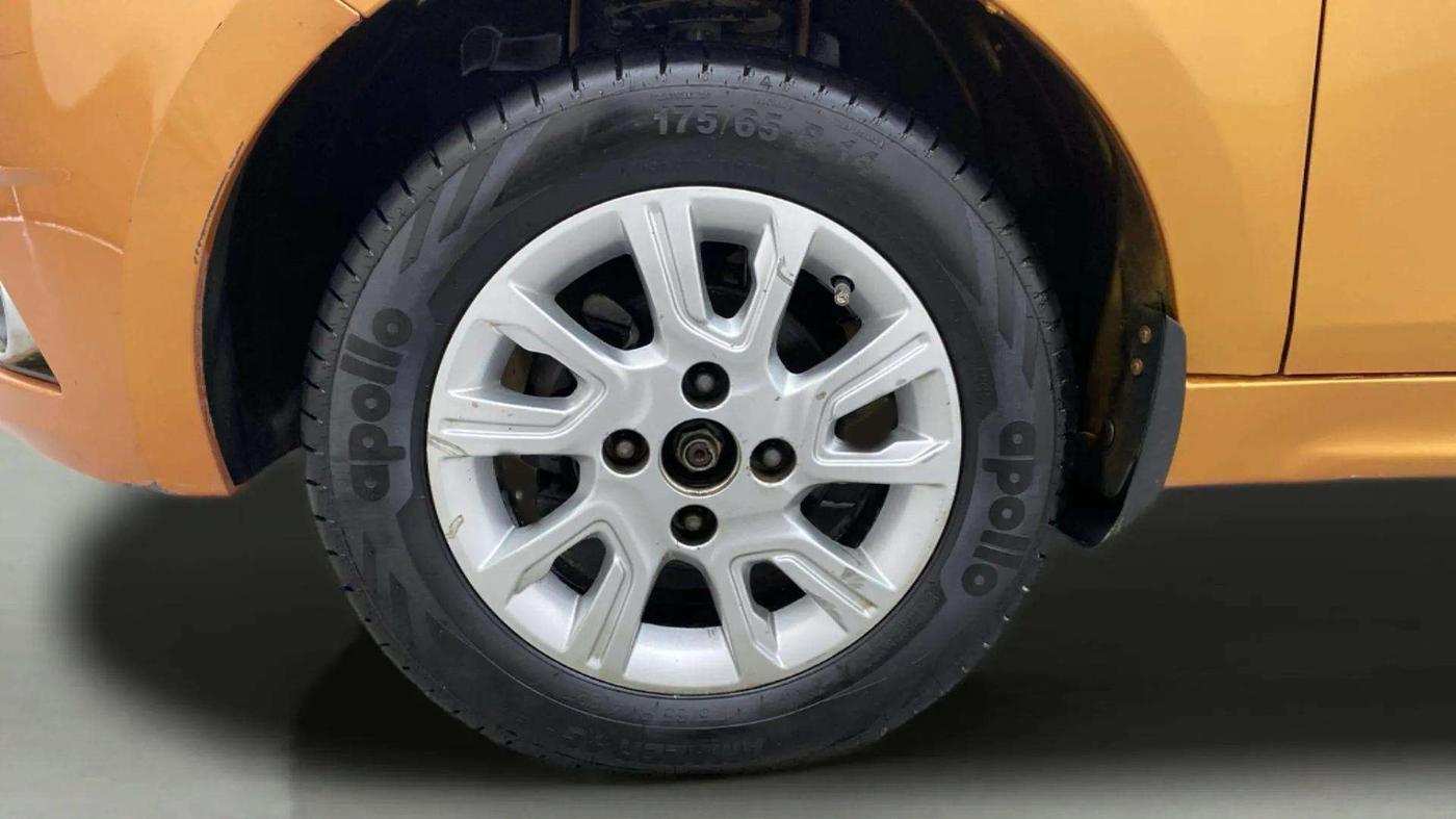 2017 Tata Tiago XZ PETROL, Petrol, Manual, 50,164 km, Left Front Wheel