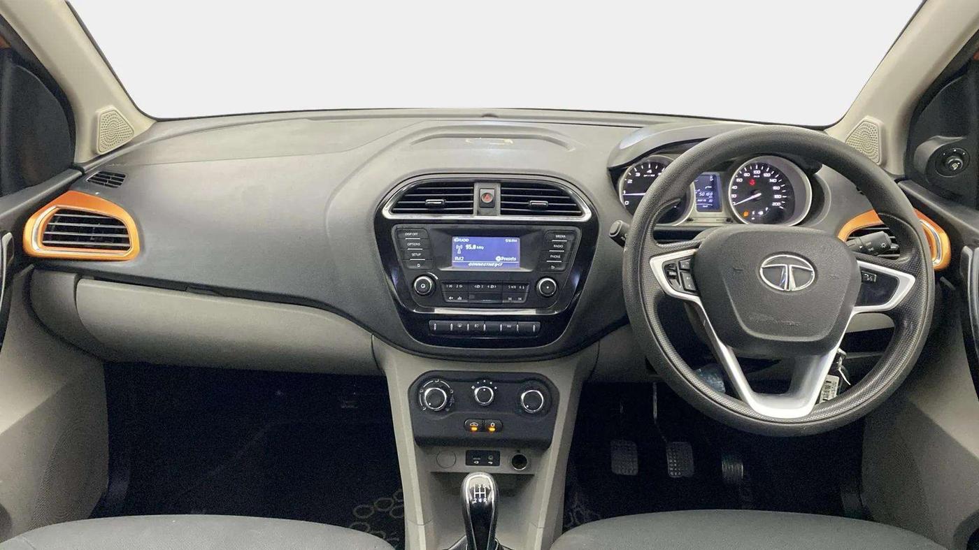 2017 Tata Tiago XZ PETROL, Petrol, Manual, 50,164 km, Dashboard