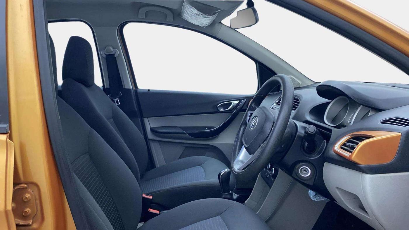 2017 Tata Tiago XZ PETROL, Petrol, Manual, 50,164 km, Right Side Front Door Cabin