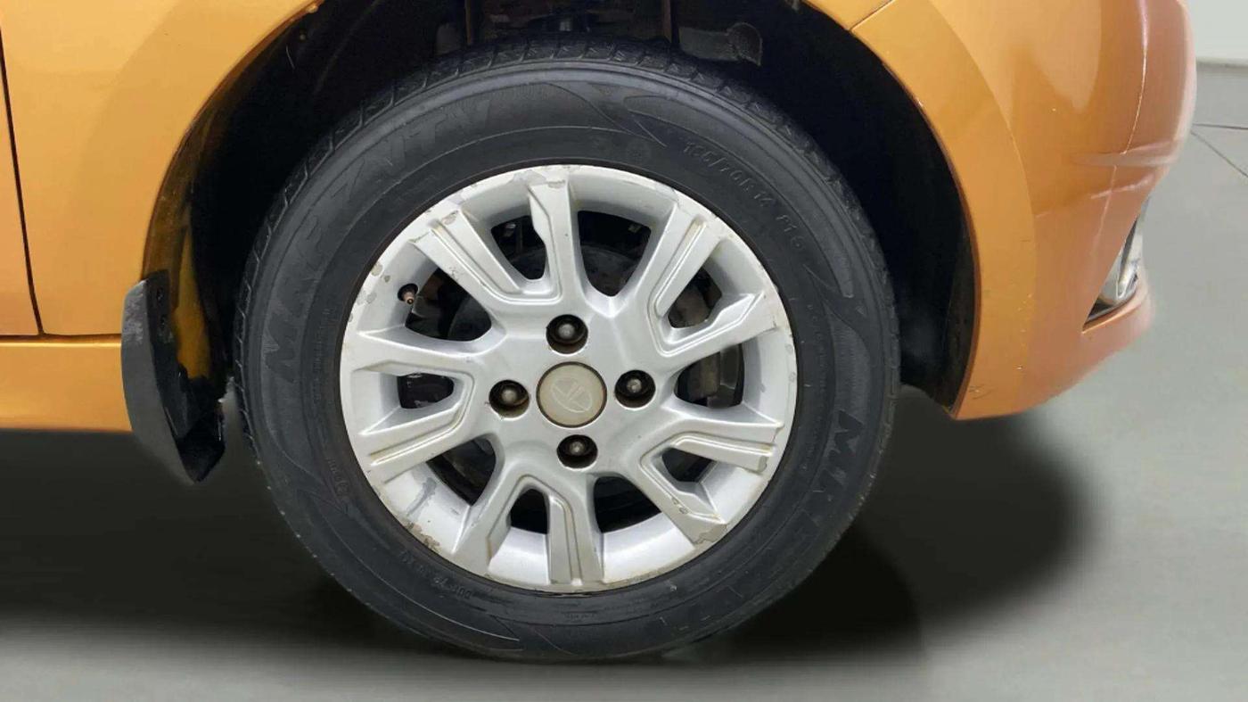 2017 Tata Tiago XZ PETROL, Petrol, Manual, 50,164 km, Right Front Wheel