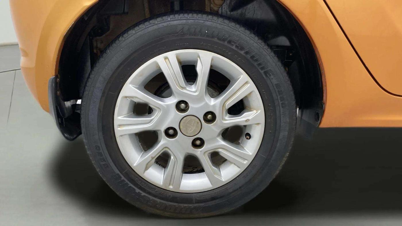 2017 Tata Tiago XZ PETROL, Petrol, Manual, 50,164 km, Right Rear Wheel