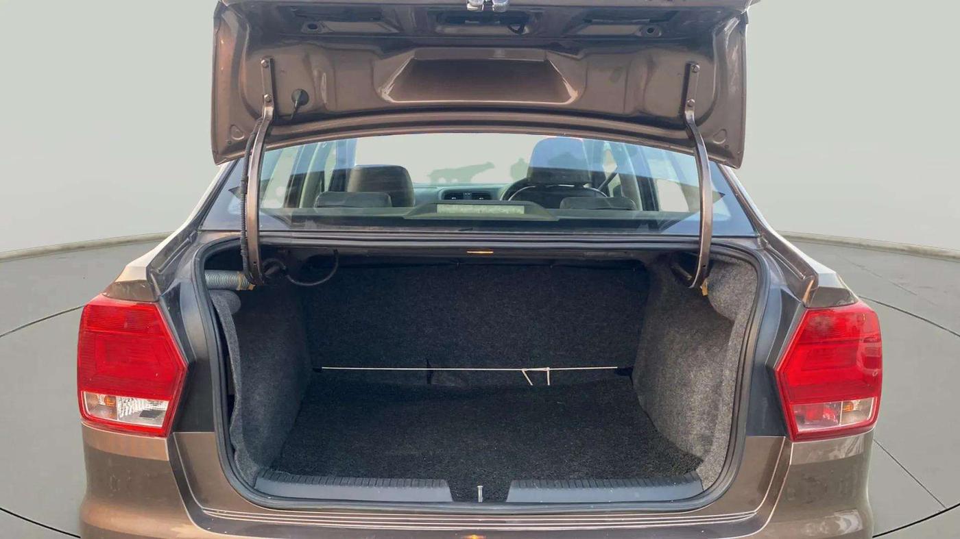 2018 Volkswagen Ameo COMFORTLINE 1.0L, Petrol, Manual, 56,208 km, Boot Inside